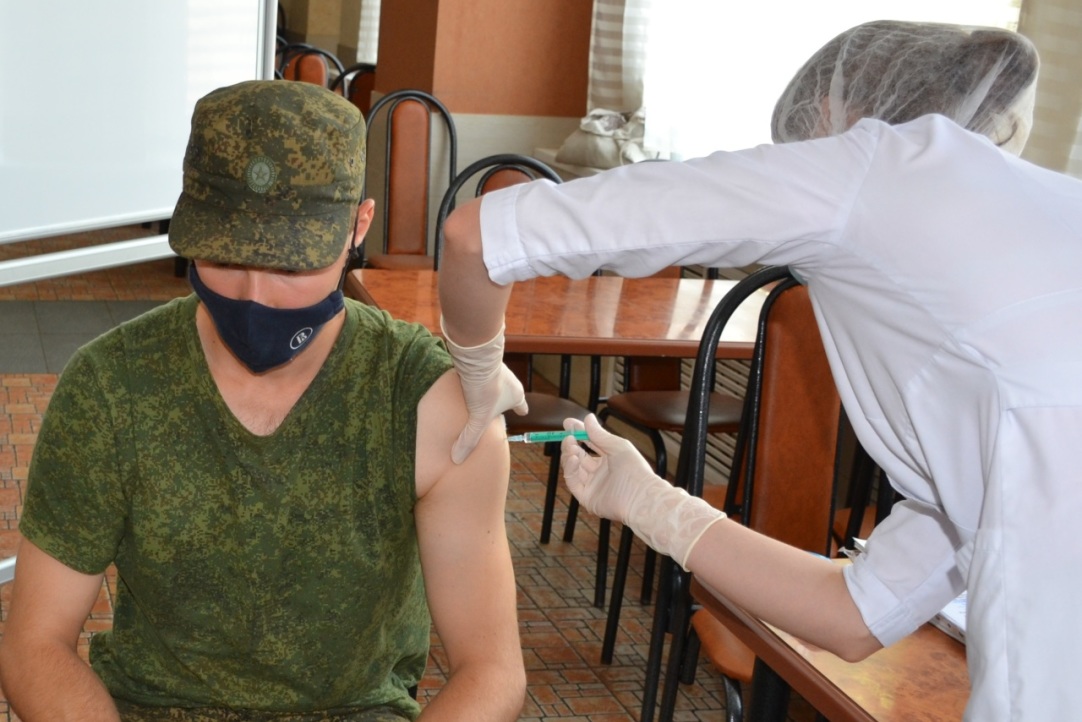Иллюстрация к новости: Сотрудники и студенты нижегородской Вышки могут пройти вакцинацию от COVID-19 на территории вуза