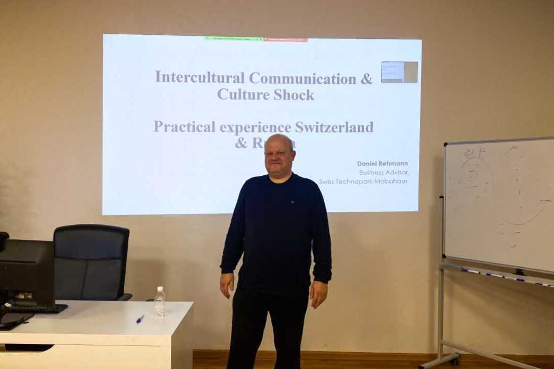 Illustration for news: HSE Nizhny Novgorod hosted an public lecture "Intercultural Communications: How to Avoid Cultural Shock?”