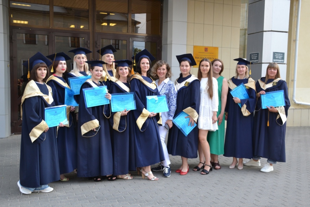Выпускники программы переподготовки по бухгалтерскому учету и финансовому анализу получили дипломы