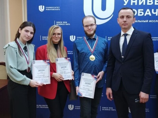 Иллюстрация к новости: Студенты НИУ ВШЭ — Нижний Новгород стали победителями окружного этапа Всероссийской студенческой юридической олимпиады