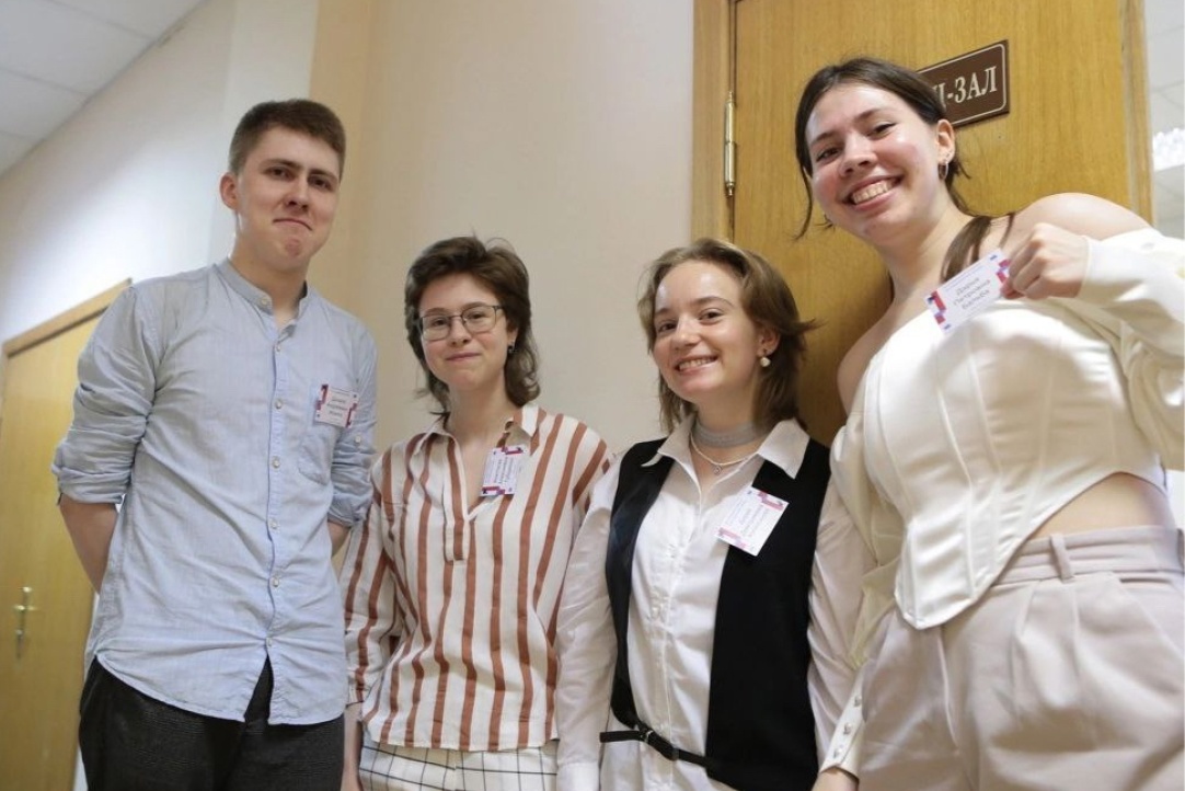 Иллюстрация к новости: Студенты ФиПЛа на конференции по экспериментальной лингвистике в МГУ